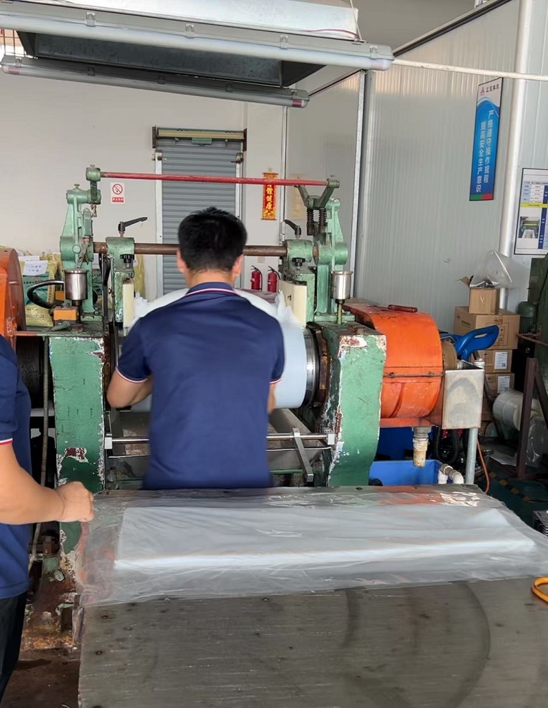 مركب مطاط السيليكون في مصنع المطاط ZHENGGUAN